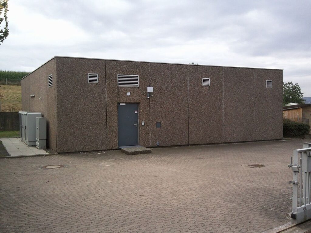 HVT-Gebäude von außen – echtes Referenzfoto.